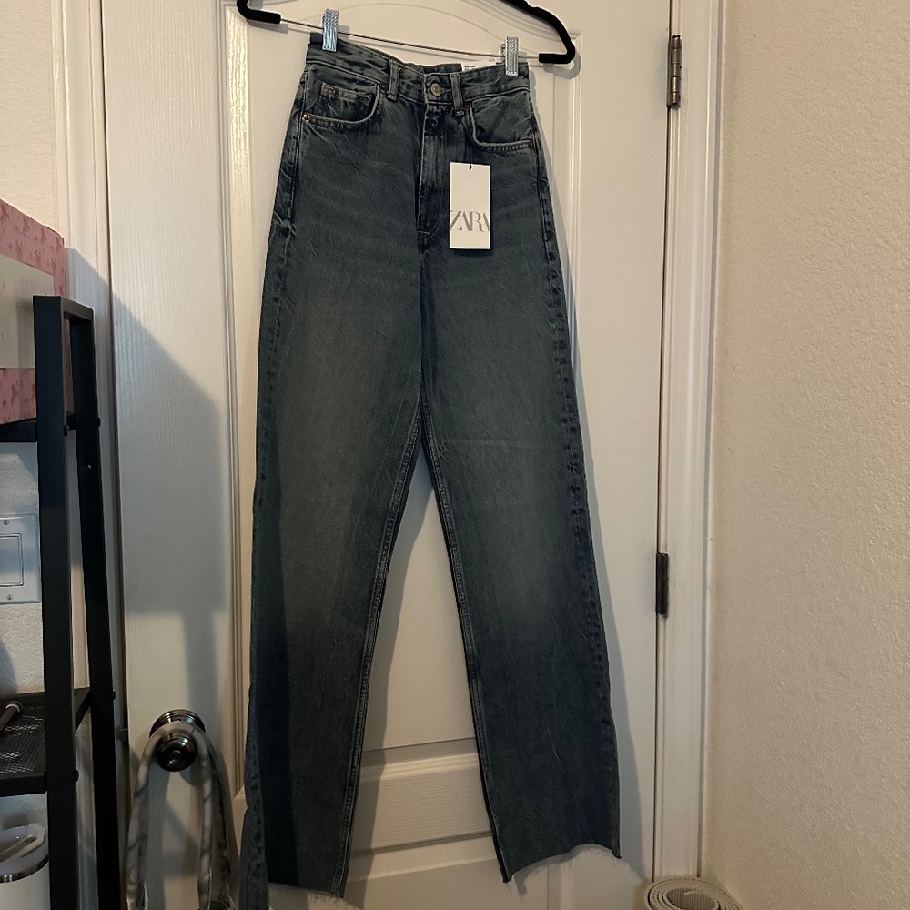 Zara TRF 90s High Rise Wide Leg Jeans Raw Hem
